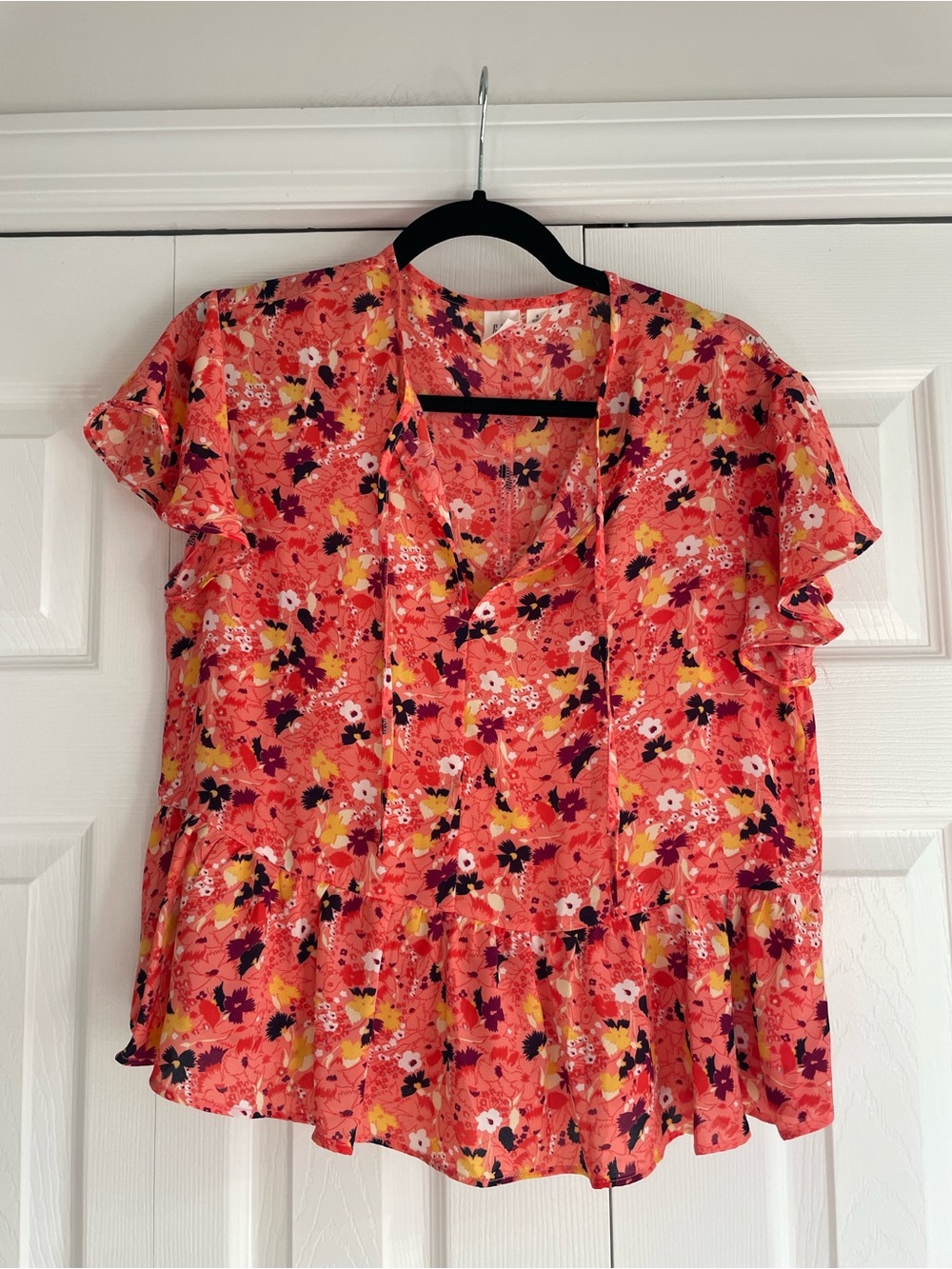 GAP Coral Floral V-Neck Ruffle Hem Blouse